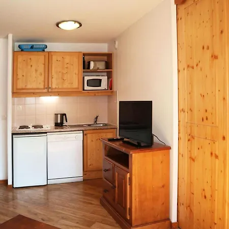 Les Eglantines - 2 Pieces 6 Personnes Place 1800 Mae-2811 Apartment