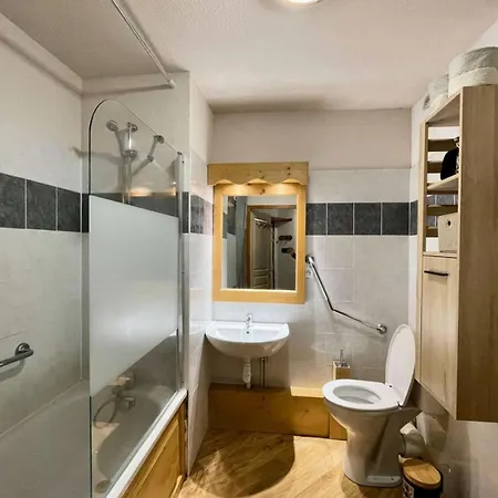 Apartment Les Eglantines - 2 Pieces 6 Personnes Place 1800 Mae-2811 *